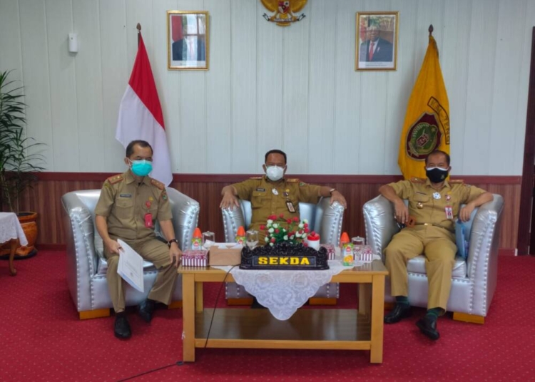 Pj. Sekretaris Daerah Prov. Kalteng H. Nuryakin saat menghadiri secara virtual Rapat Gabungan DPRD Prov. Kalteng dengan Pemprov. Kalteng (photo/ist)