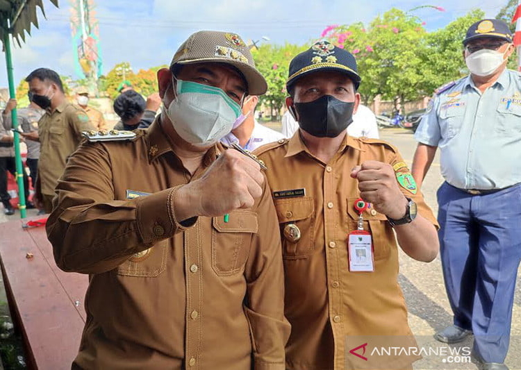 Bupati Barito Timur Ampera AY Mebas