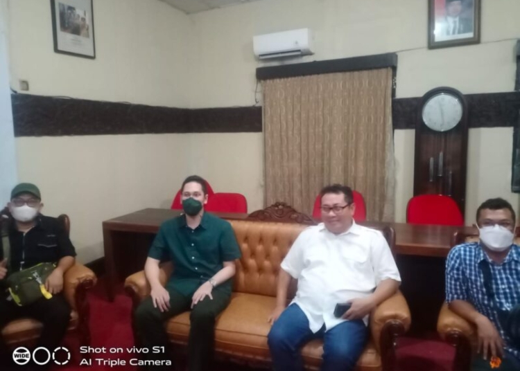 Ketua Umum SMSI Pusat, Firdaus saat membicarakan rencana pembentukan Milenial Cyber Media (MCM) dan Menerbitkan Token Crypto. (Photo/ist)