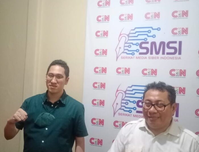 Yudhistira Bamsoet bersama Firdaus usai mengikuti Rapat Terbatas di SMSI Pusat Bahas Komunitas Milenial dan Crypto. (Photo/ist)