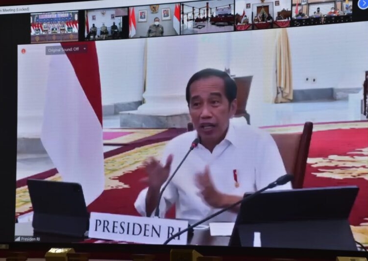 Presiden RI Joko Widodo saat menyampaikan arahannya dihadapan Gubernur, Bupati dan Wali Kota se-Indonesia dalam menyikapi melonjaknya kasus Covid-19. (Photo/ist)