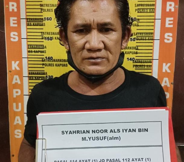 Diamankan-pelaku yaitu SN bin MY (52) saat diamankan Polres Kapuas. (IST)