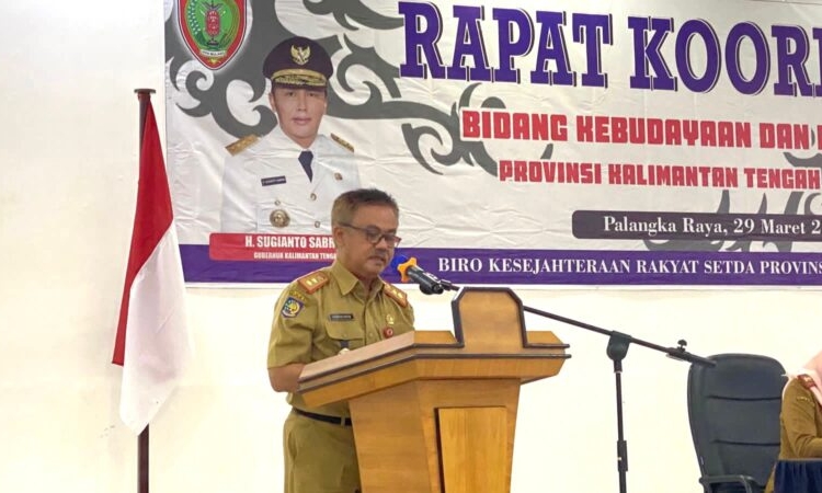 Staf ahli Gubernur Kalteng Bidang Pemerintahan, Hukum dan Politik Herson B. Aden saat membuka secara resmi Rapat Koordinasi dan Sinkronisasi Kebijakan Kesejahteraan Rakyat Bidang Kepemudaan, Olahraga Kepemudaan dan Pariwisata Prov. Kalteng Tahun 2022. (Photo/ist)