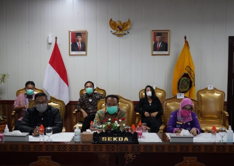 Pj. Sekretaris Daerah Prov. Kalteng H. Nuryakin menghadiri Rapat Koordinasi (Rakor) Tindak Lanjut Aksi Afirmasi Peningkatan Penggunaan Produksi Dalam Negeri (P3DN) secara virtual. (Photo/ist)