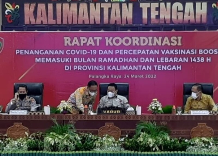 Wakil Gubernur Kalteng, H. Edy Pratowo saat memimpin Rapat Koordinasi Pemrov. Kalteng dengan Pemerintah Kabupaten/ Kota Dalam Rangka Antisipasi Penyebaran Covid-19 Pada Bulan Puasa dan Lebaran Tahun 2022, Kamis (24/3). (Photo/ist)