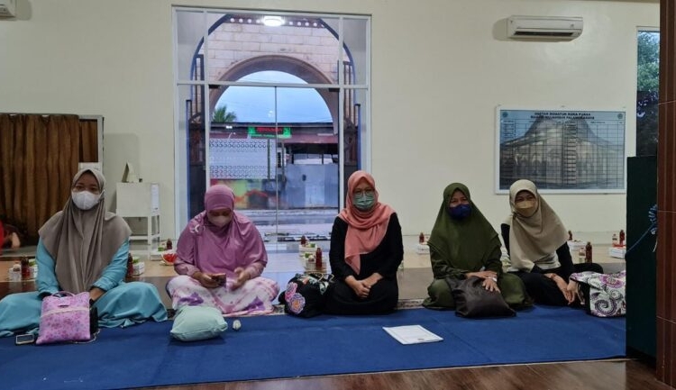 Direktur RSUD dr. Doris Sylvanus saat hadir pada Safari Ramadan di Masjid Mujahidin, Kota Palangka Raya. (Photo/ist)