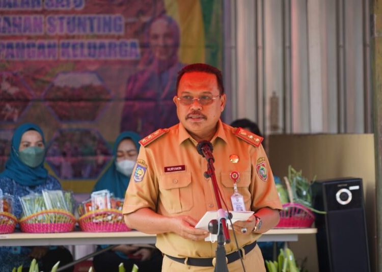 Pj. Sekretaris Daerah Prov. Kalteng H. Nuryakin membuka secara resmi Gelar Pangan Murah di Kantor Dinas Ketahanan Pangan. (Photo/ist)