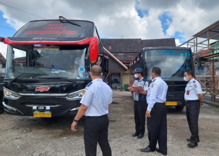 Pengecekan kesiapan angkutan mudik Lebaran Idulfitri 1443 H / 2022 M oleh Dinas Perhubungan Prov. Kalteng. (Photo/ist)