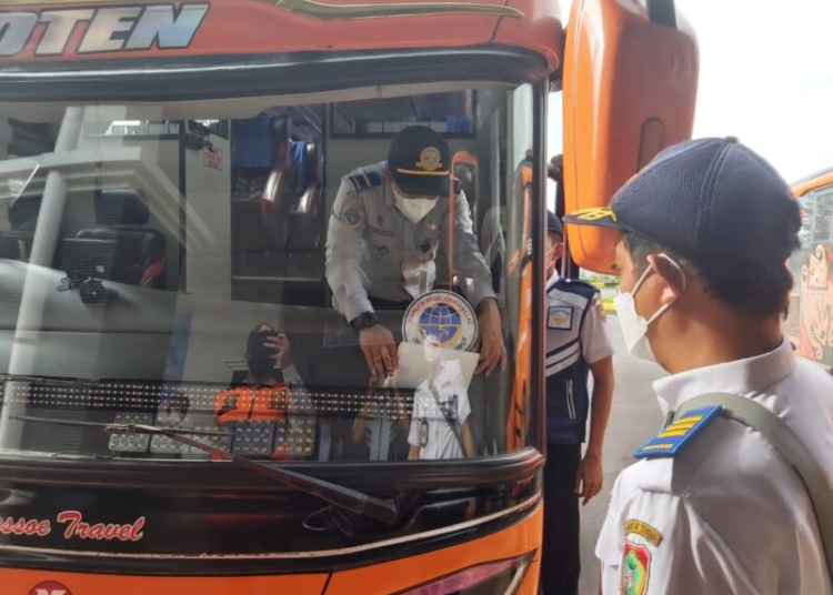 Rampcheck Angkutan Penumpang di Terminal Tipe-A W.A. Gara Palangka Raya. (Photo/ist)