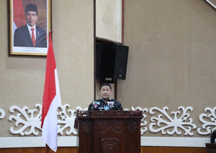 Wagub Kalteng Edy Pratowo saat membacakan sambutan Gubernur Kalteng. (Photo/ist)