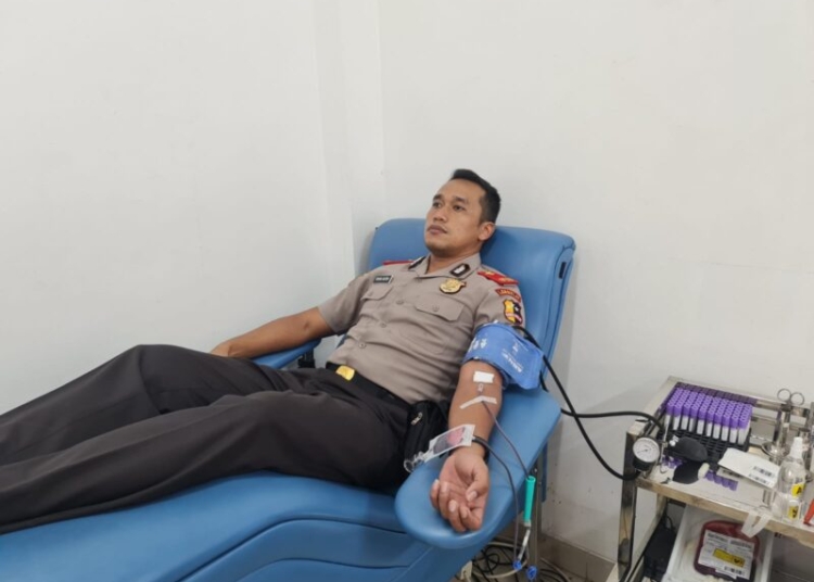 Kompol Todoan, SIK, ikut menyemarakan giat mendonorkan darah