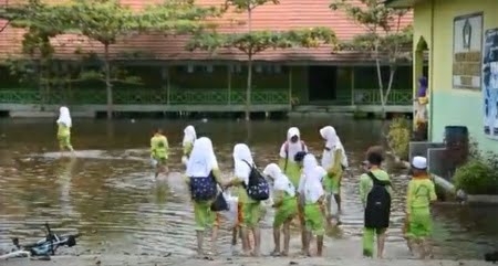 Banjir-Salah satu SD yang terdampak banjir di Kabupaten Barsel. (IST)