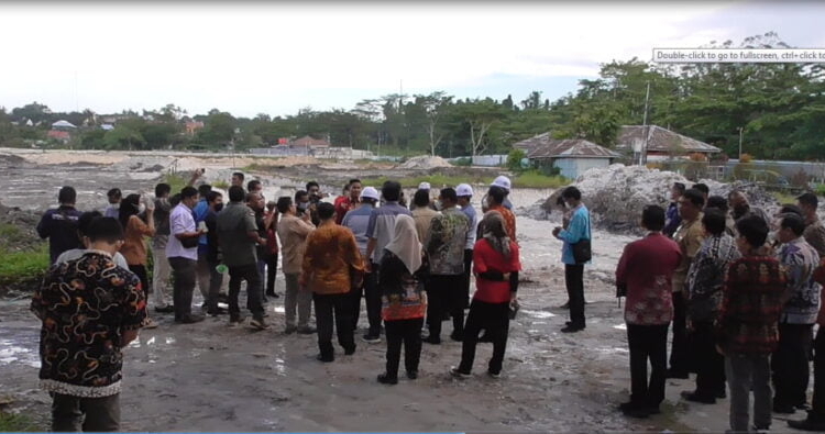 Gubernur saat meninjau lahan seluas 9 hektar yang dibangun PT Korondi untuk perumahan yang akan dikomersilkan. (Photo/Ni)