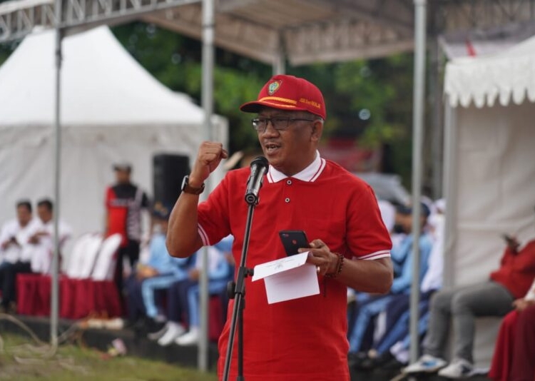 Asisten Bidang Pemerintahan dan Kesejahteraan Rakyat (Kesra) Sekretariat Daerah Prov. Kalteng Katma F. Dirun saat membacakan sambutan tertulis Gubernur Kalteng Sugianto Sabran. (Photo/ist)