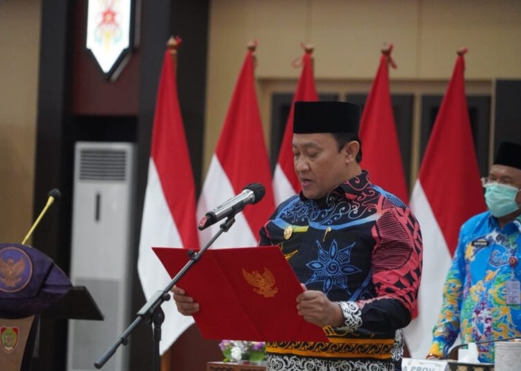 Wakil Gubernur Kalteng Edy Pratowo saat melantik dan mengambil Sumpah Janji Pejabat Administrator dan Pejabat Pengawas di lingkungan Pemprov. Kalteng