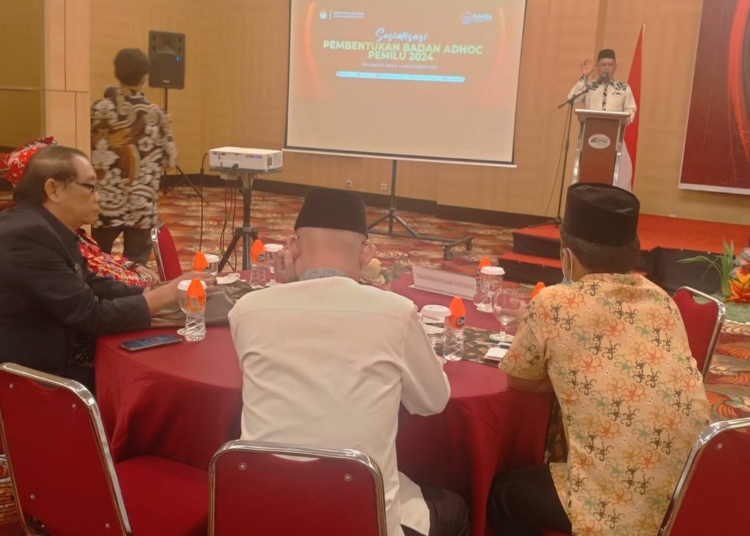 KPU Provinsi Kalimantan Tengah mengadakan sosialisasi pembentukan Badan Ad Hoc pemilu 2024 yang dilaksanakan di Aquarius Boutique Hotel Palangka Raya, Jumat (4/11/2022) sore. Foto : Im