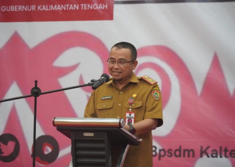 Asisten Administrasi Umum Sri Suwanto saat membacakan sambutan Gubernur
Peserta workshop agen perubahan budaya kerja organisasi dilingkungan Pemprov. Kalteng. (Photo/ist)