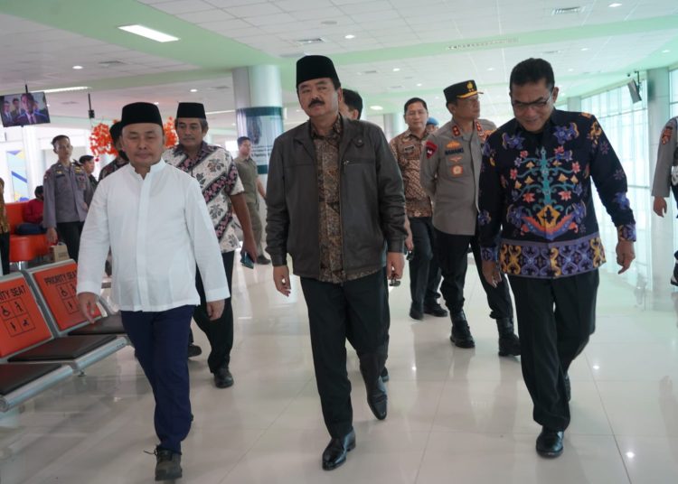 Gubernur Kalteng H. Sugianto Sabran antar keberangkatan Menteri ATR/BPN. (Photo/duan)