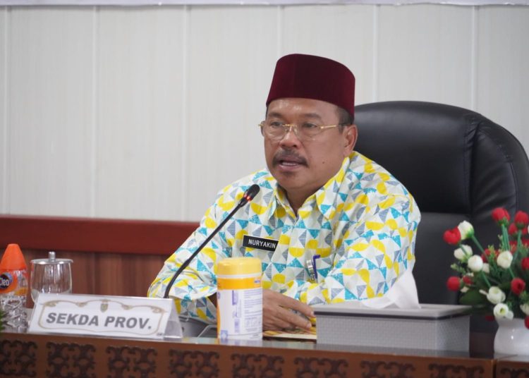 Sekda Prov. Kalteng H. Nuryakin saat pimpin Rapat Evaluasi TPID terhadap Hasil Rilis BPS terkait Inflasi Kalteng bulan Februari 2023. (Photo/rizaldi)