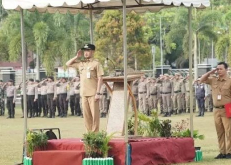 Wali Kota Palangka Raya, Fairid Nafarin, saat memimpin apel Peringatan Hari Kebangkitan Nasional di lingkungan Pemko Palangka Raya