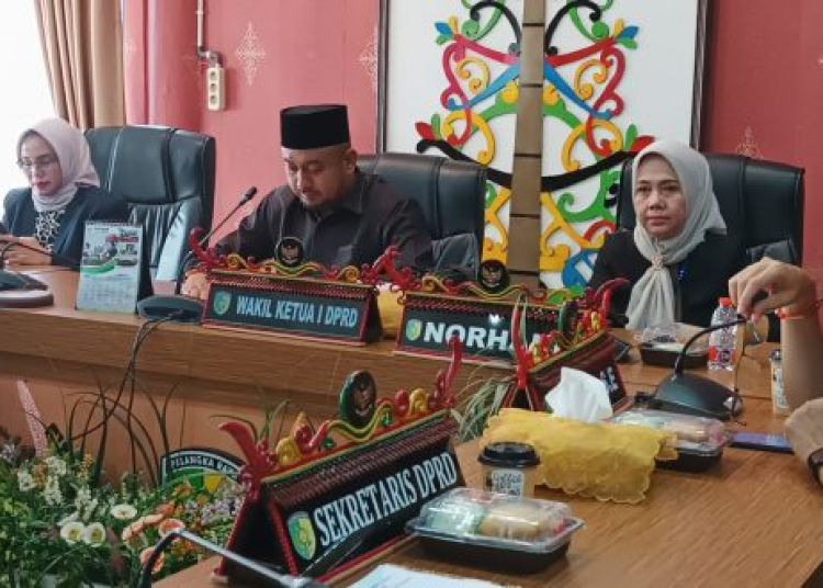 Wakil Ketua I DPRD Palangka Raya, Wahid Yusuf, usai memimpin rapat paripurna tersebut. Foto : Ist