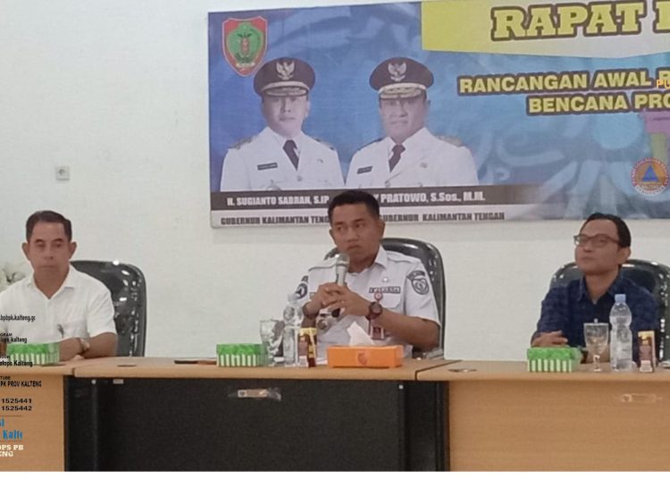 Kepala Pelaksana BPBPK Prov. Kalteng Ahmad Toyib saat pimpin Rakor. (Photo/ist)