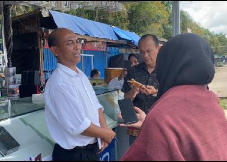 epala Dinas Perindustrian, Perdagangan, Koperasi Dan Usaha Kecil Menengah (Disperindagkop UKM) Murung Raya, Dr. Suria Siri saat diwanwacari awak media. (istimewa)