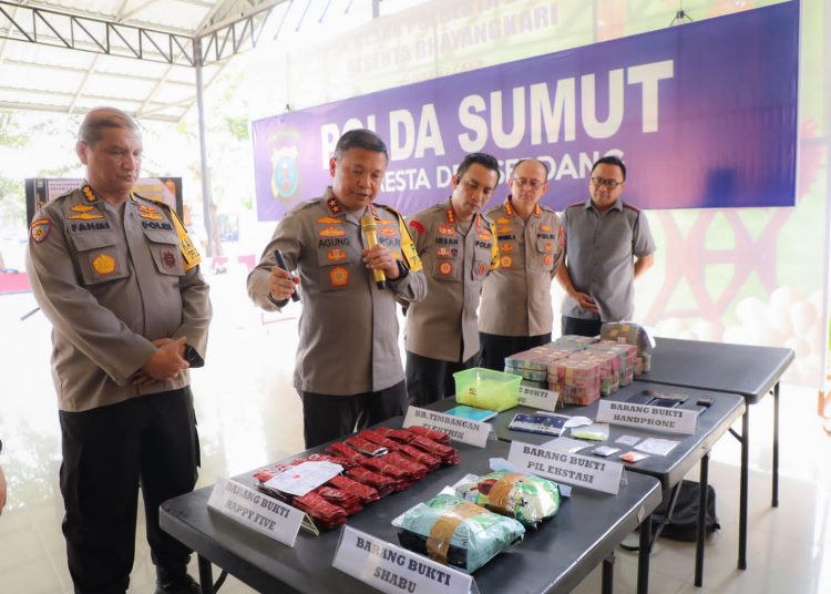 Kapoleda Sumut saat menggelar barang bukti peredaran narkoba. (Photo/ist)