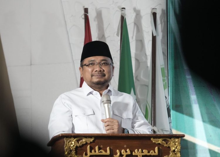 Menag RI Gus Yaqut saat memberikan sambutan pada acara Wisuda Ma’had Aly Nurul Cholil, Bangkalan, Madura, Jawa Timur, Minggu (15/10/23). (Photo/ist)