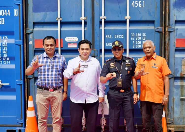 Kontainer logistik Pertamina Grand Prix of Indonesia 2023 (MotoGP) yang tiba di Pertamina Mandalika International Circuit. (Photo/ist)