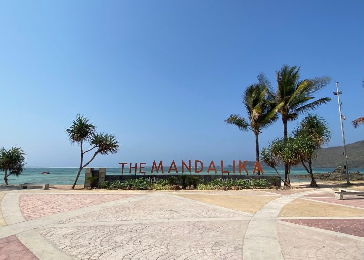 Beach Cleaning dan Coral Planting di pantai Kuta, Mandalika tempat yang akan dilakukan Pembalap sebelum lomba. (Photo/ist)