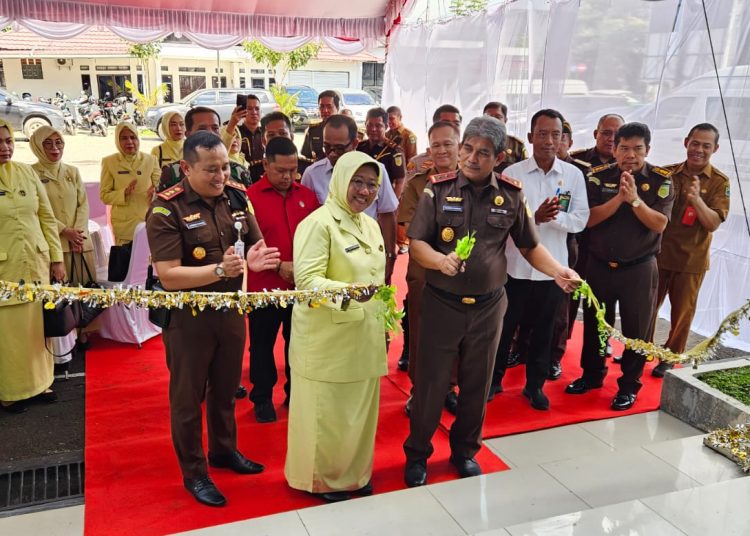 Peresmian gedung Serbaguna Adhyaksa Kejari Kapuas. (foto: Istimewa)