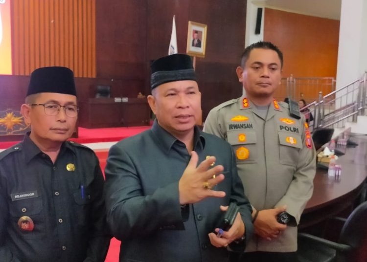 Ketua DPRD Mura, Doni