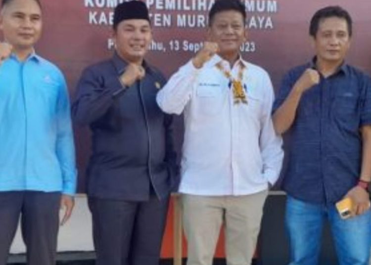 Rahmanto saat menghadiri peresmian gedung KPU Mura yang baru. (ist)