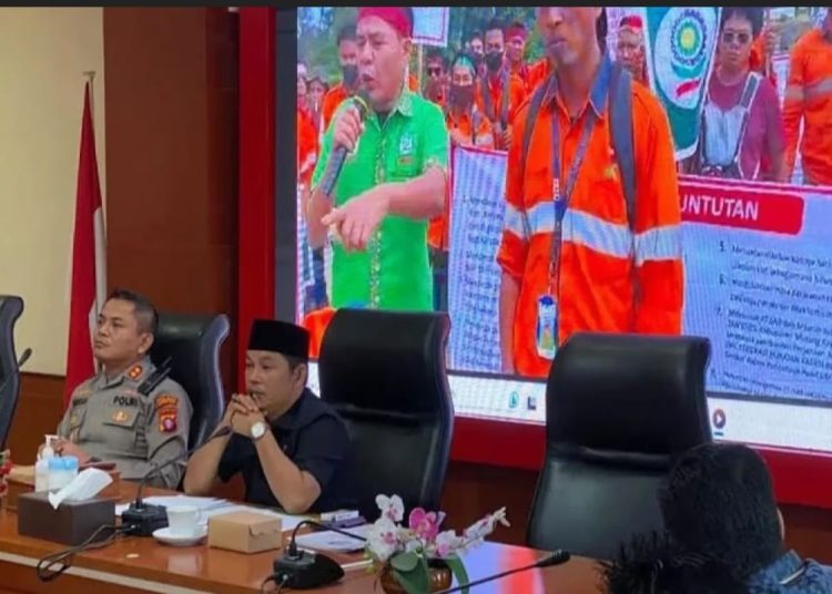 Suasana rapat di DPRD Kabupaten Murung Raya