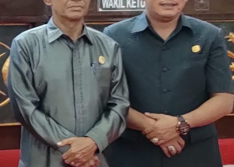 Rahmanto bersama anggota DPRD Mura. (Ist)