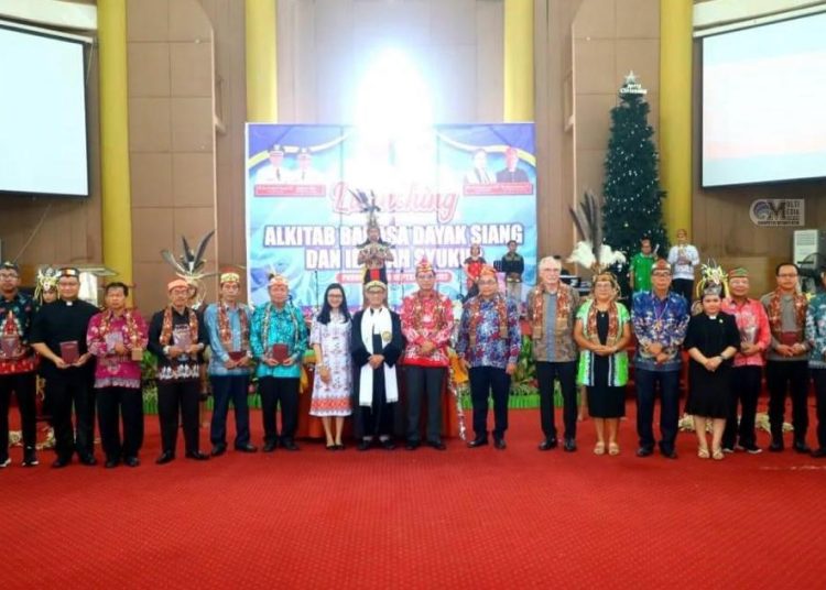 Peluncuran Alkitab Bahasa Dayak Siang berlangsung di Gereja Elioteria Cristian Center, Kabupaten Murung Raya (Mura), Kalimantan Tengah, Sabtu (9/9/2023). (ist)