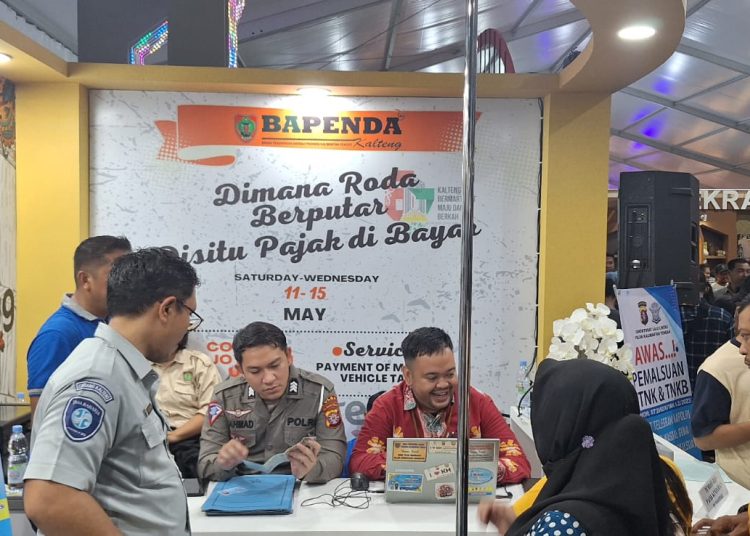 Antusias masyarakat di Stand Bapenda Kalteng Expo 2024. (ist)