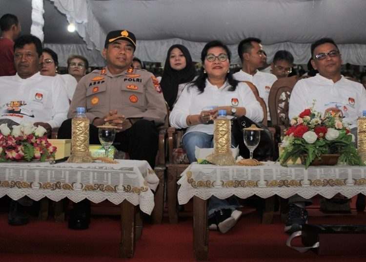 Peluncuran pemilihan Bupati dan Wakil Bupati Barito Selatan Tahun 2024 di Stadion Olahraga Batuah, Rabu (29/5/2024) malam. (ist)