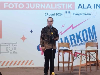 Direktur Pengelolaan Media, Direktorat Jenderal Informasi dan Komunikasi Publik Kementerian Komunikasi dan Informatika, Nursodik Gunarjo saat membuka Bimtek Jarkom Photografi.(Photo/sw)