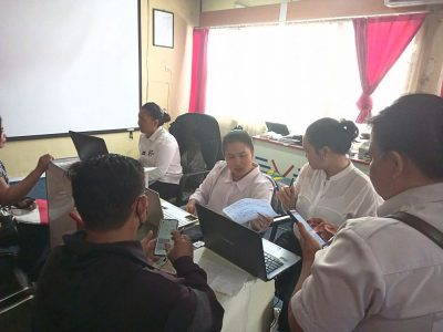 Suasana pelayanan PPDB di Kantor Disdik Kalteng.(Photo/razikin)