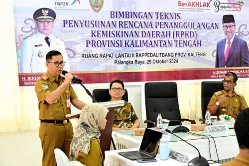 Kepala Bappedalitbang Prov. Kalteng Leonars S. Ampung saat menyampaikan sambutan.(Photo/ist)