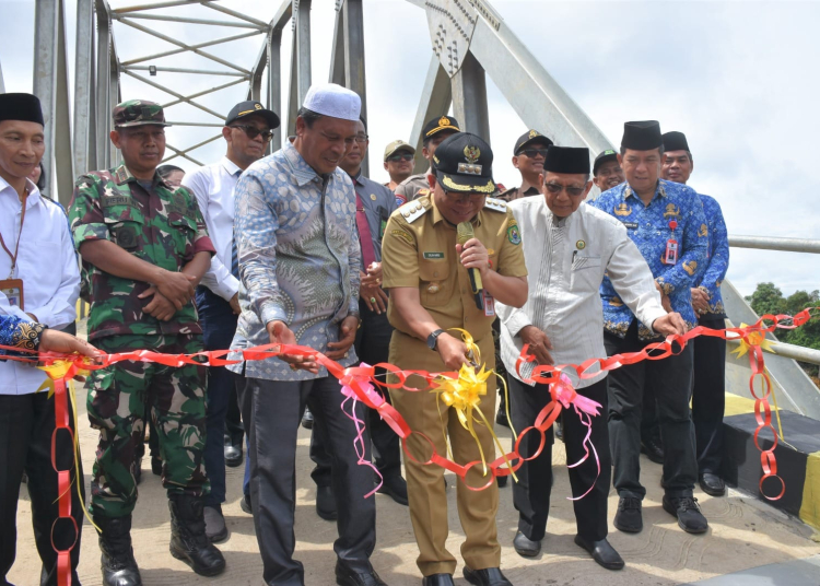 Peresmian jembatan Pasar Senin di Desa Anjir Serapat Tengah, Kilometer 11, Kecamatan Kapuas Timur, Senin (3/6/2024).ist