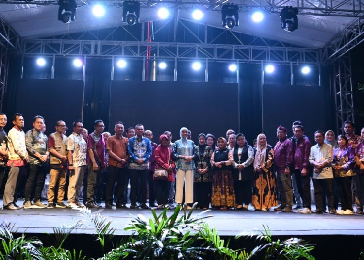 Dinas Pendidikan (Disdik) Provinsi Kalimantan Tengah (Kalteng) menggelar Gebyar Pendidikan Kalteng Berkah, sebuah acara besar yang berlangsung di halaman kantor Dinas Pendidikan pada Jumat malam (8/11/2024). (Ist)