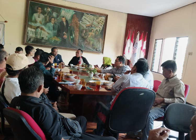 rapat pleno pengurus SMSI pusat pada hari Selasa 6 November 2024 bertempat di Sekretariat SMSI Pusat, Jln Vetran II Jakarta Pusat. (Ist)