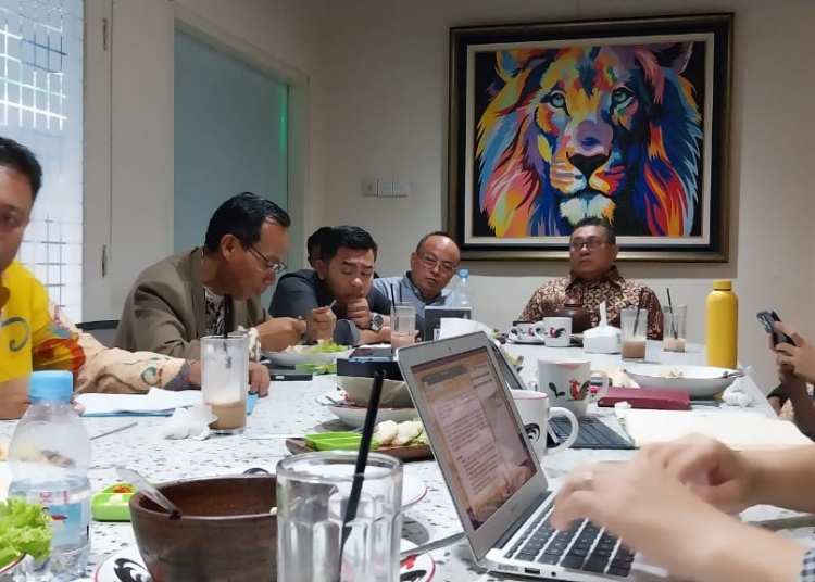 Serikat Media Siber Indonesia (SMSI) menggelar Focus Group Discussion (FGD) membahas soal OTT (Over-The-Top untuk masa depan merah Putih di Jakarta Selatan (9/11/2024). (Ist)