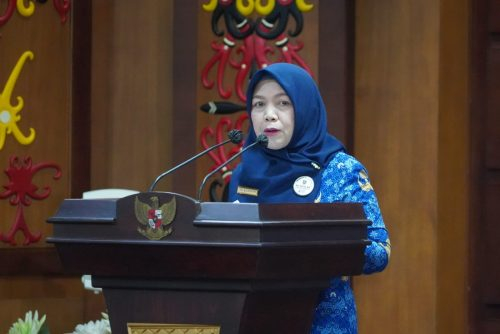 Asisten Ekbang Setda Prov. Kalteng Sri Widanarni saat menyampaikan sambutannya.(Photo/arif)