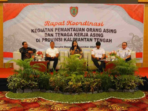 Para narasumber saat menyampaikan materi Diskusi Panel.(Photo/mediakesbang)