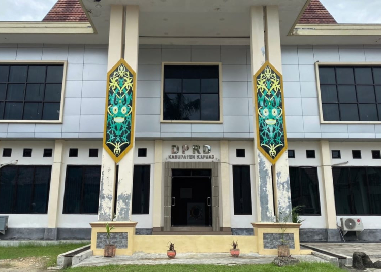 Suasana Kantor DPRD Kapuas. (ist)