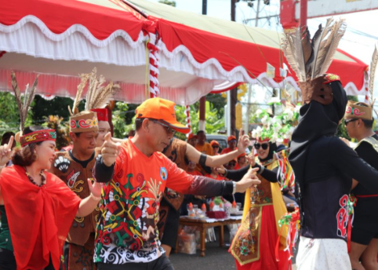 Hari jadi ke -22 Kabupaten Murung Raya disemarakan dengan kegiatan pawai karnaval budaya. (IST)